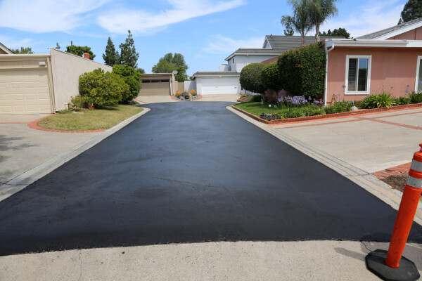 Driveway blacktop cost